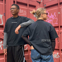 Laden Sie das Bild in den Galerie-Viewer, T-Shirt "BIS ALLE FREI SIND."